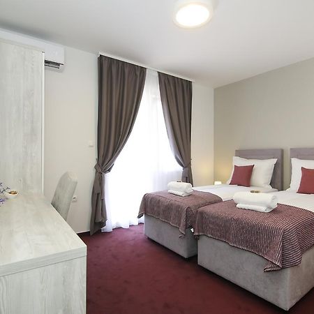 Maxim Rooms & Apartments สปลิท ภายนอก รูปภาพ
