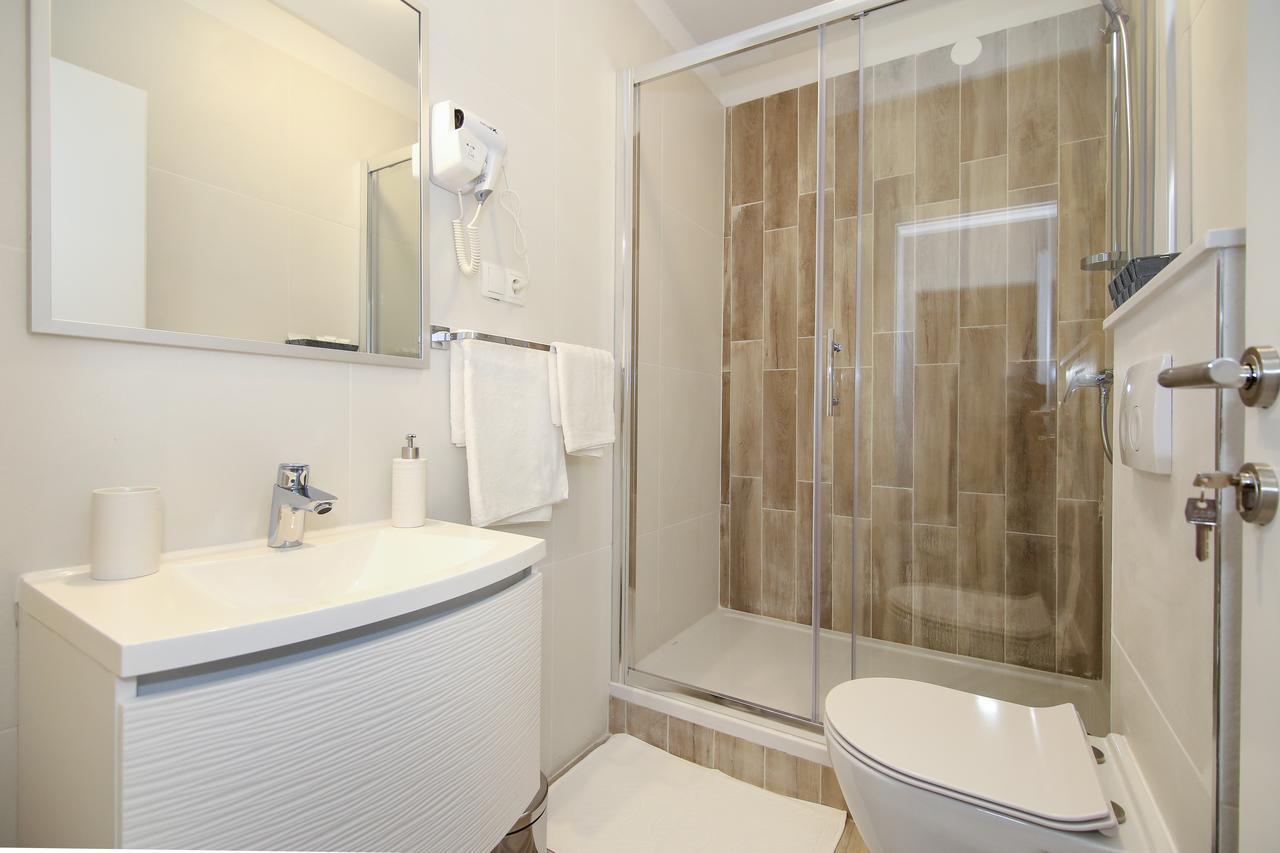 Maxim Rooms & Apartments สปลิท ภายนอก รูปภาพ