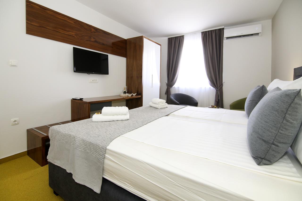 Maxim Rooms & Apartments สปลิท ภายนอก รูปภาพ