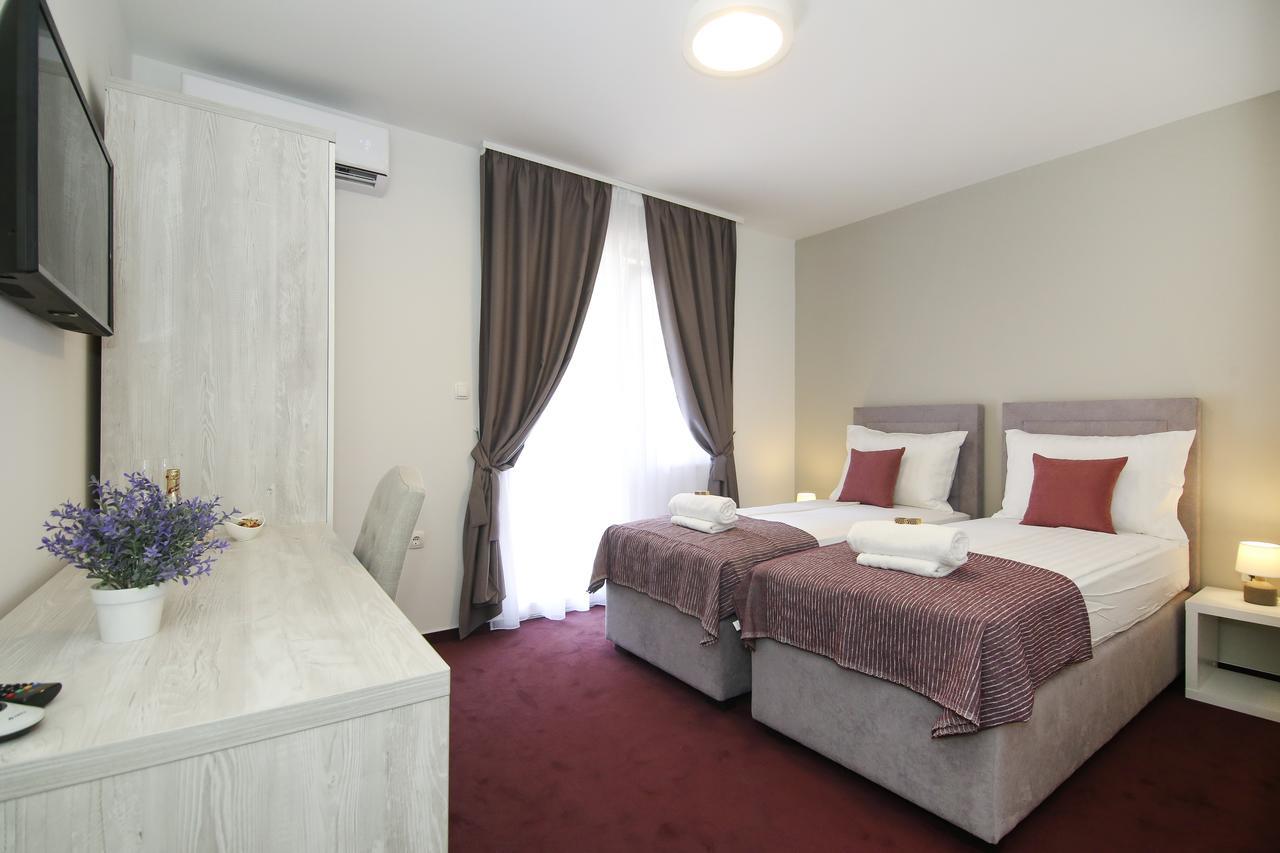 Maxim Rooms & Apartments สปลิท ภายนอก รูปภาพ