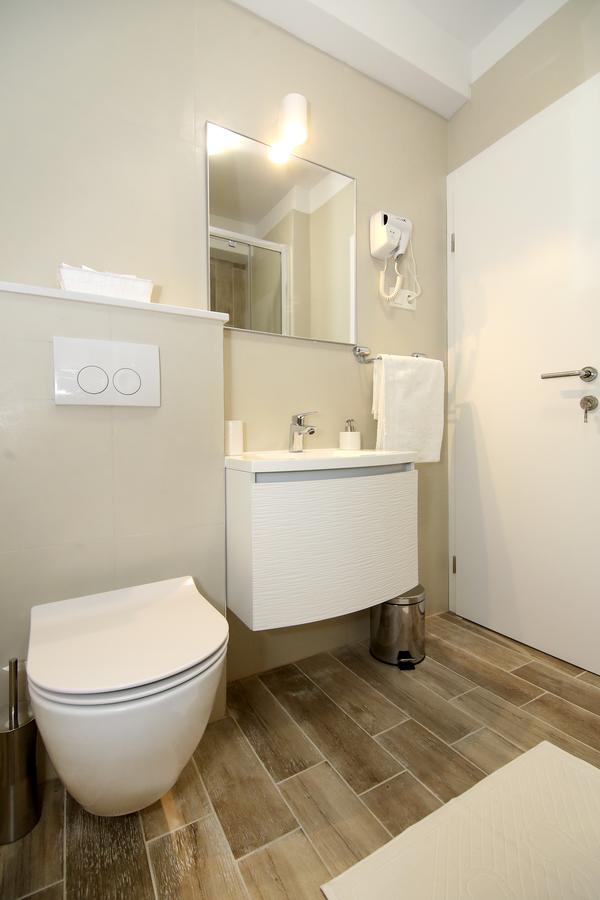 Maxim Rooms & Apartments สปลิท ภายนอก รูปภาพ
