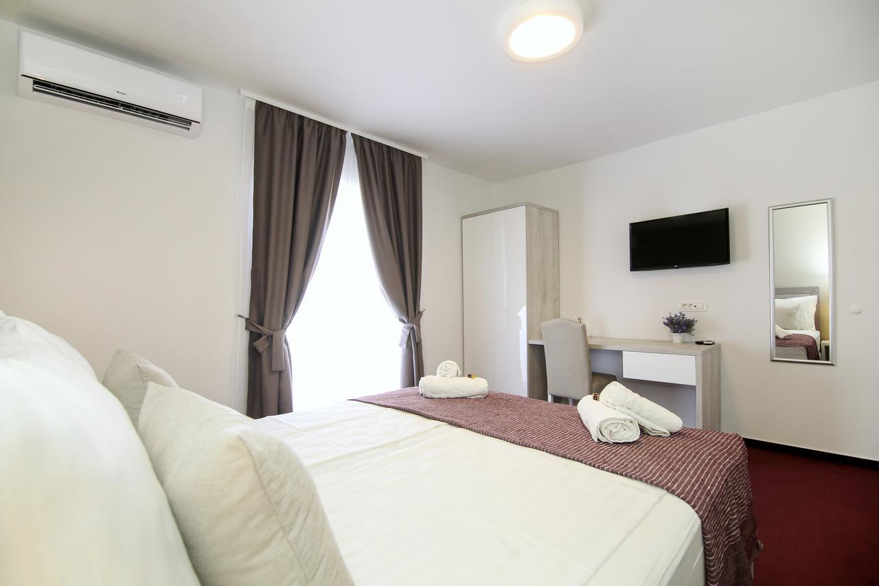Maxim Rooms & Apartments สปลิท ภายนอก รูปภาพ